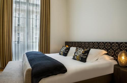 Hotel Marignan Champs-Elysées - image 10