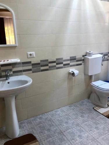 One-Bedroom Suite image 1