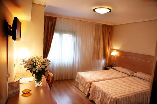 . Hotel Las Anclas