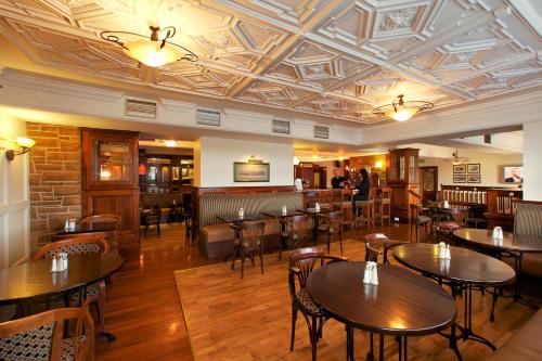 บริการและสิ่งอำนวยความสะดวก, Walter Raleigh Hotel in ยอล