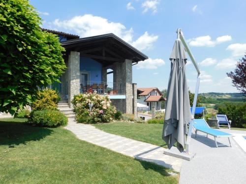 Viesnīcas āriene, 65m² 3 guļamistaba, 1 privāta vannas istaba Dzīvoklis Montaldo Scarampi
 (La Casa Blu Apartment) in Montaldo Scarampi