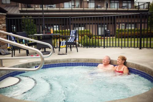 Sunrise Ridge Waterfront Resort in Parksville, Canada