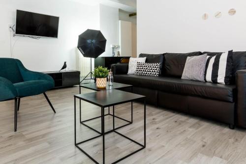 JOIVY Exclusive Apt for 4 in Navigli near parks, Milan (photo 3)