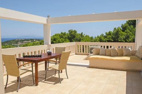 Villa Serenity in Chamolia (Attiki)