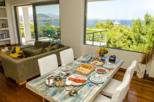 Létesítmények, Villa Serenity in Chamolia (Attiki)