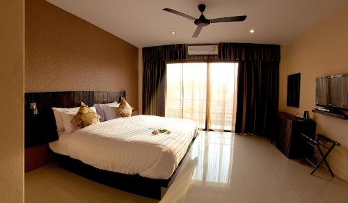 room detail thumbnail 0