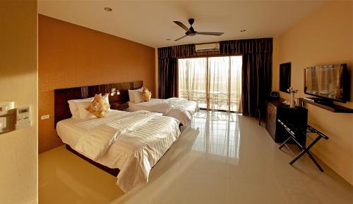 room detail thumbnail 1