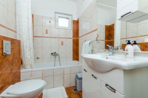Apartments Zdenka - image 6