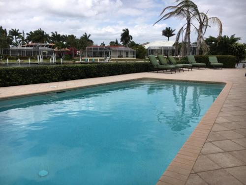 游泳池, 馬科島度假屋 (Villa Marco Island) in 馬可島 (FL)