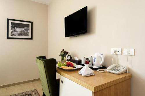 Economy Double or Twin Room image 9