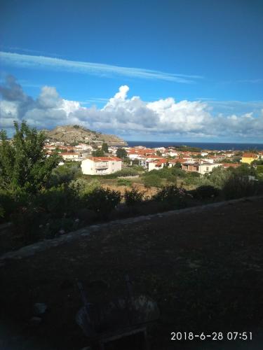 Αμυγδαλιές 33 Μύρινα gîte à louer Androni