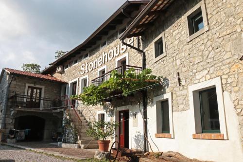 Stonehouse - Oslavia