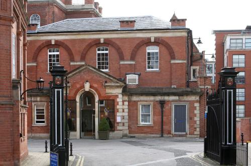 Hart's Hotel - image 13