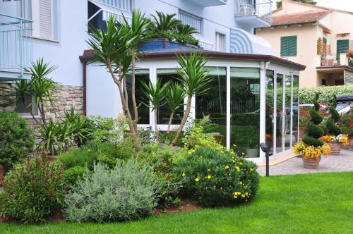Hotel Riviera Blu - image 8