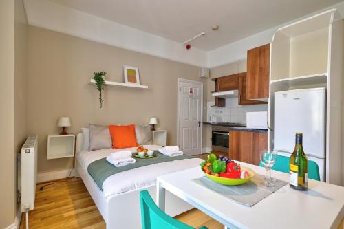 London Short Term Apartments, Cricklewood, London