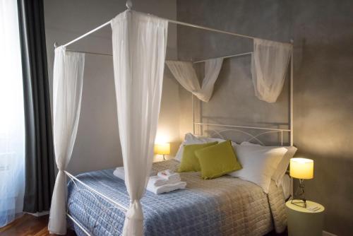 Apartment Near Trevi Fountain, Rome (photo 2)