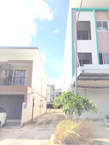 Rachakrit Residence Surat Thani