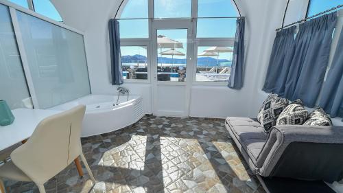 Thirassia Paradise Suites in Thirasia