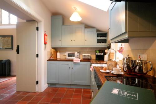 Schoolhouse at Annaghmore in คอลลูนีย์