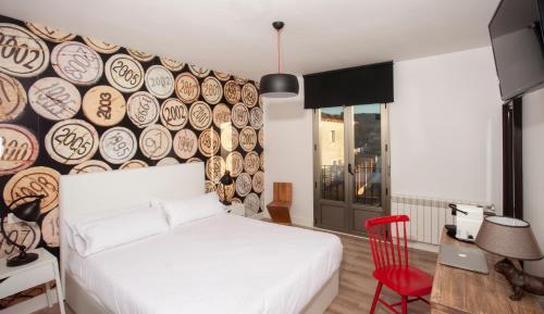 1 double bed, 2 twin beds
