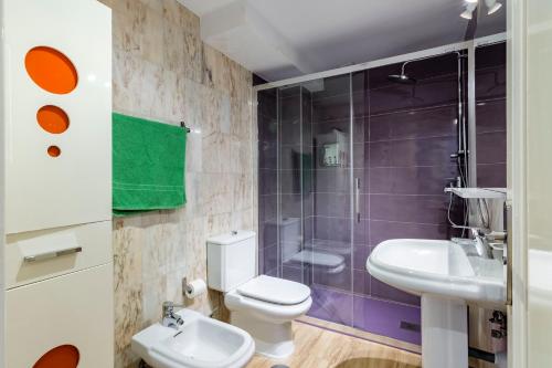 RECENTLY REFURBISHED Stylish Madrid La Latina