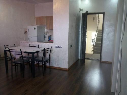 . Cici’s Apartment