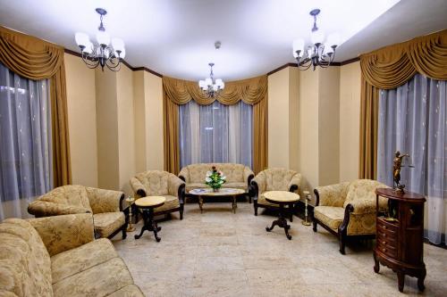 Hotel Carol - image 6