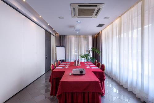 iH Hotels Bologna Amadeus - image 4