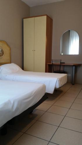 Triple Room image 5