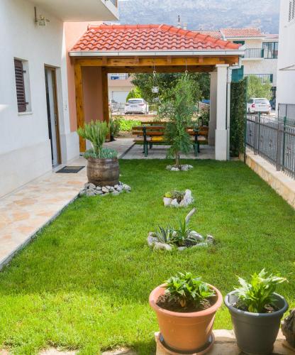  Apartman Marija, Ferienwohnung in Podstrana