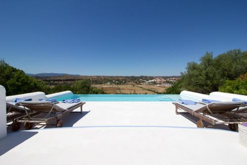 Swimming pool, Casa do Planalto by Patio 25 in Silves