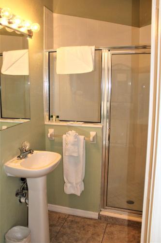 Perfect Drive Vacation Rentals - image 5