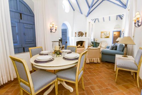 Facilities, Casa do Planalto by Patio 25 in Arrochela