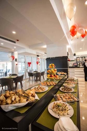 ห้องอาหาร, Hotel Village in กลางเมือง