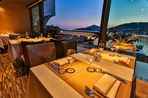 مطعم, Hotel Zeta in Rafailovici