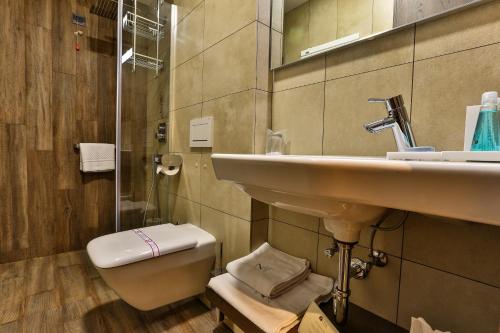 Hotel Zeta - image 11