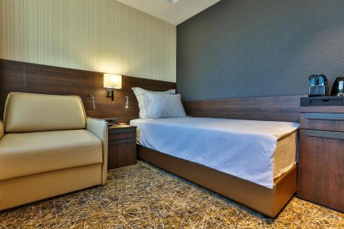 Hotel Zeta Ideally located in the Rafailovici area, Hotel Zeta promises a relaxing and wonderful visit. The property offers a high standard of service and amenities to suit the individual needs of all travelers.