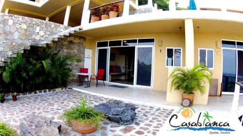 Casablanca Guest House - Adults Only - Starlink Internet!