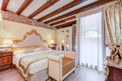 Hotel Al Duca Di Venezia - image 2