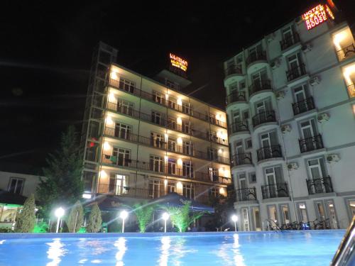 Beach House Hotel