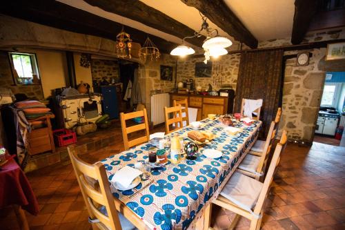 Food and beverages, Chambres d'hotes de la ferme apicole d'Espagnac Correze in Espagnac