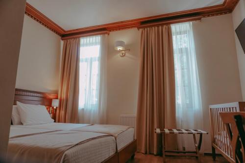 Hotel Argjiro - image 6