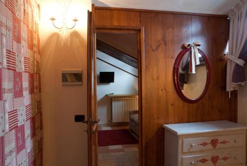 Suite with Spa Bath - Attic