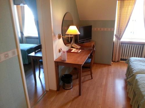 room detail thumbnail 1