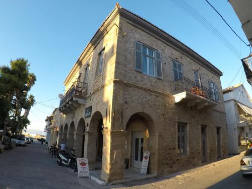 Xenias Rooms Apartments - image 6