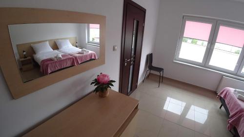 Double Room with Private Bathroom and Extra Bed