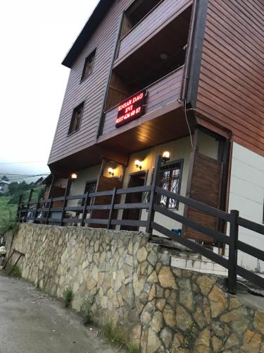 Uzungöl Ensar Dağ Evi (Uzungol Ensar Dag Evi) in Yomra