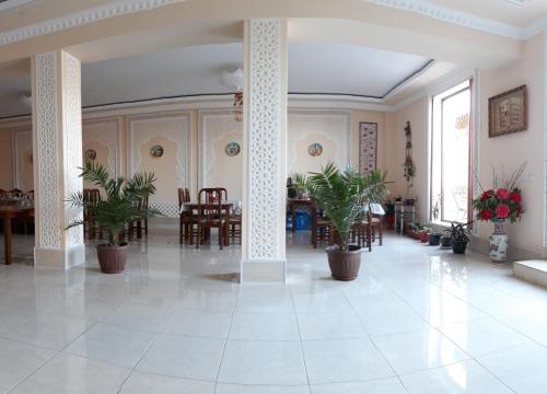 Restorāns, Hotel Shams in Bukoro