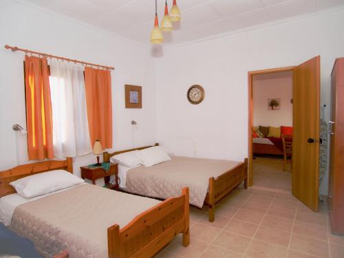  Queen Bee's Flight in Kondomárion