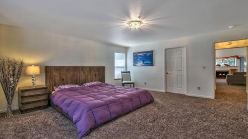 Sunny Townhouse Near Beaches - main image